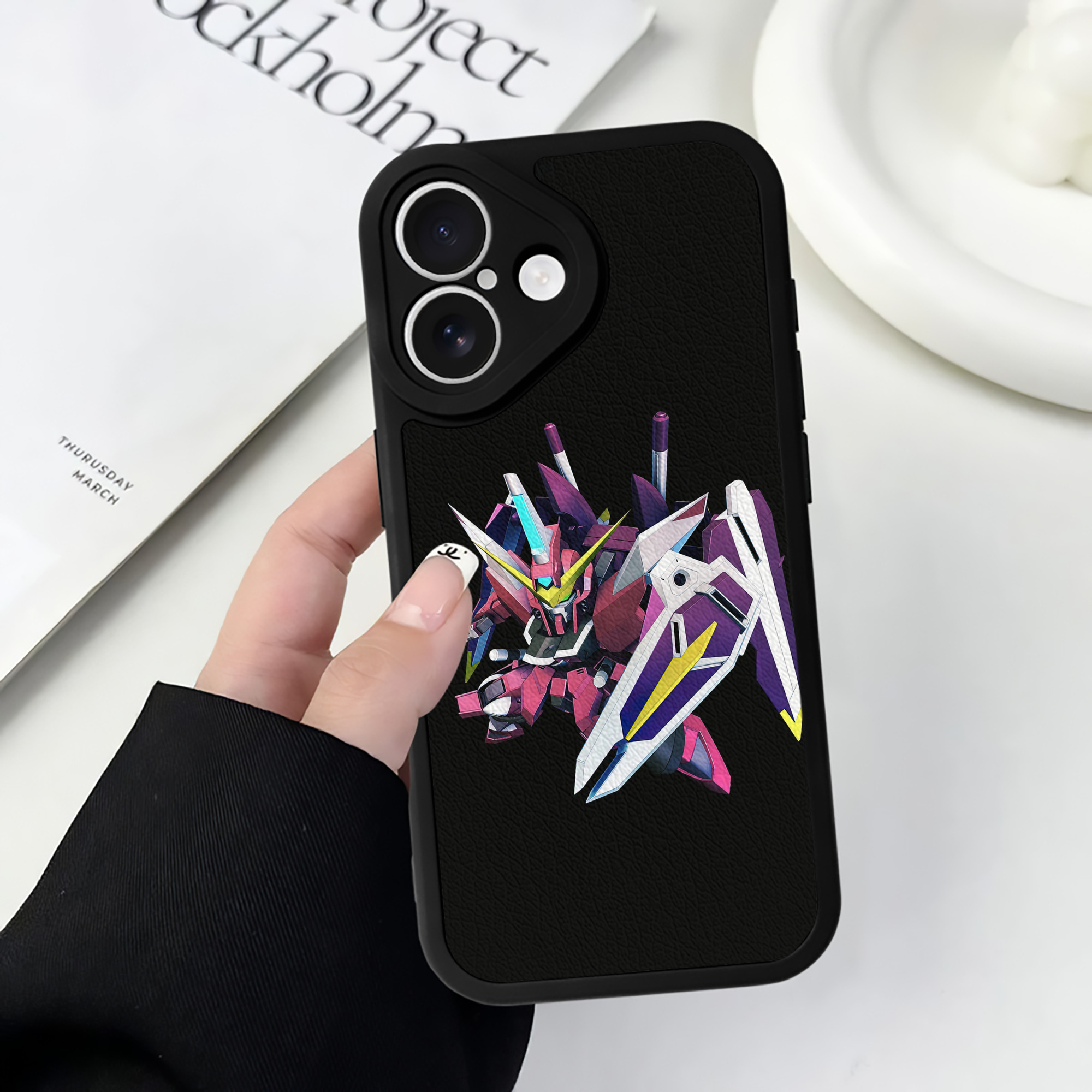 （画像用） 機動戦士ガンダム Mobile Suit Gundam 【iPhone 16シリーズ対応】シリコンスマホケース（レザー調） 材質：シリコン